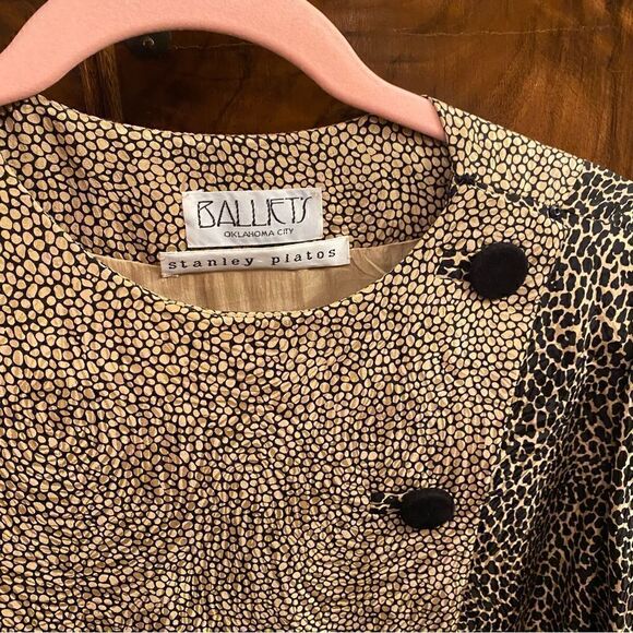 🐆 Unique animal print fabric from Balliet’s. Design by Stanley Platos sz 8 - Picture 4 of 10